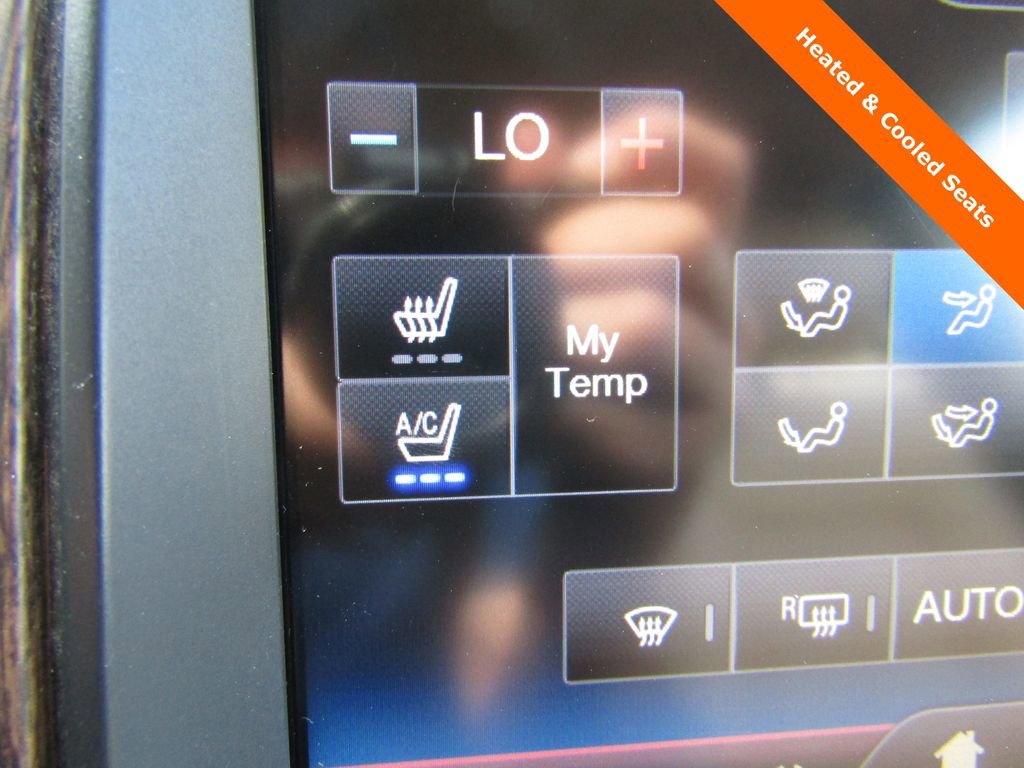 Used 2014 Ford F150 Lariat w/ Lariat Chrome Package image 8