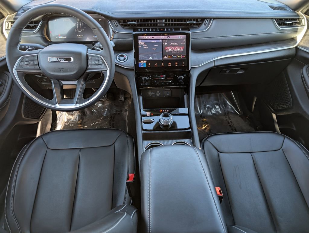 Used 2025 Jeep Grand Cherokee L Limited image 19