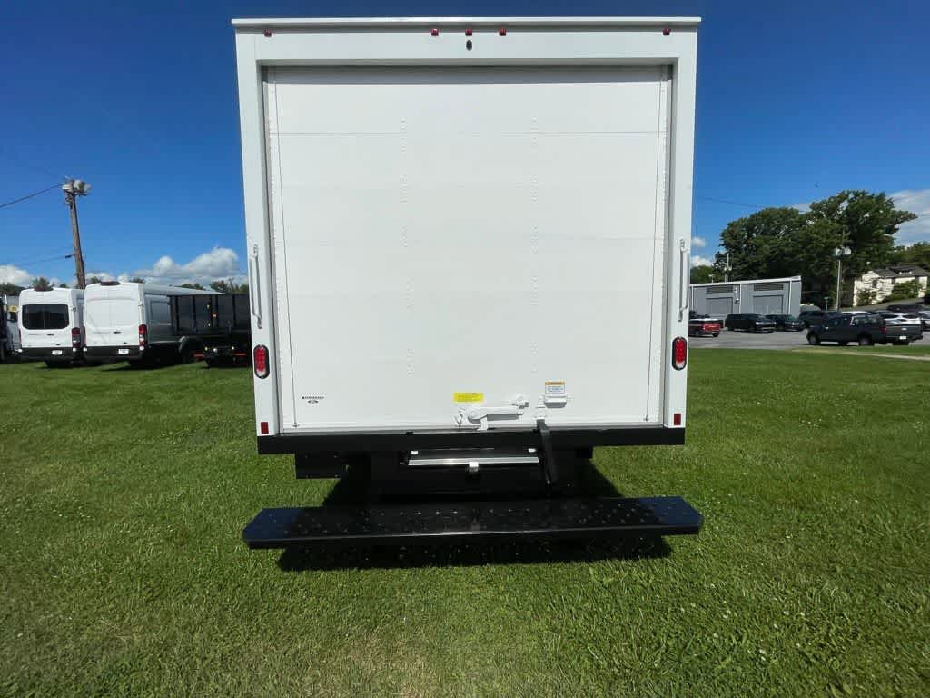 New 2024 Ford E-450 and Econoline 450 Super Duty w/ Power Windows & Locks Group RWD image 10