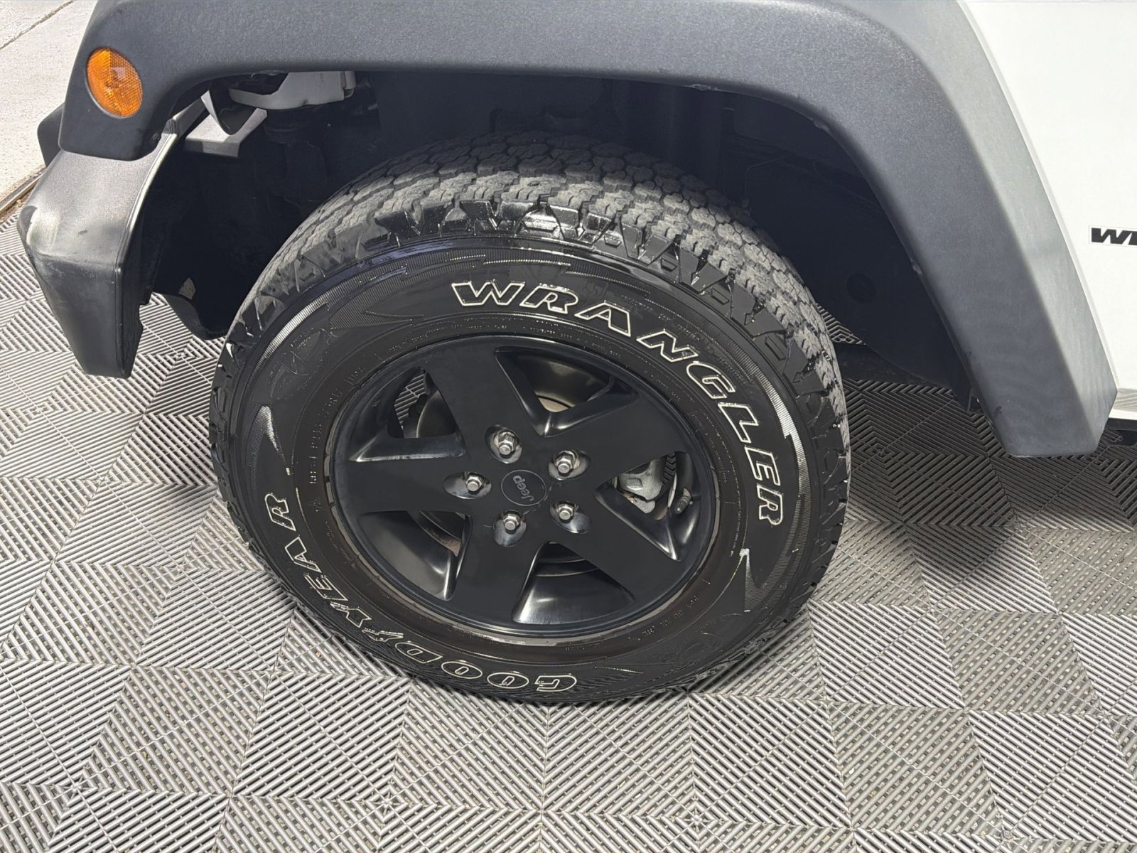 Used 2016 Jeep Wrangler Sport w/ Connectivity Group image 12