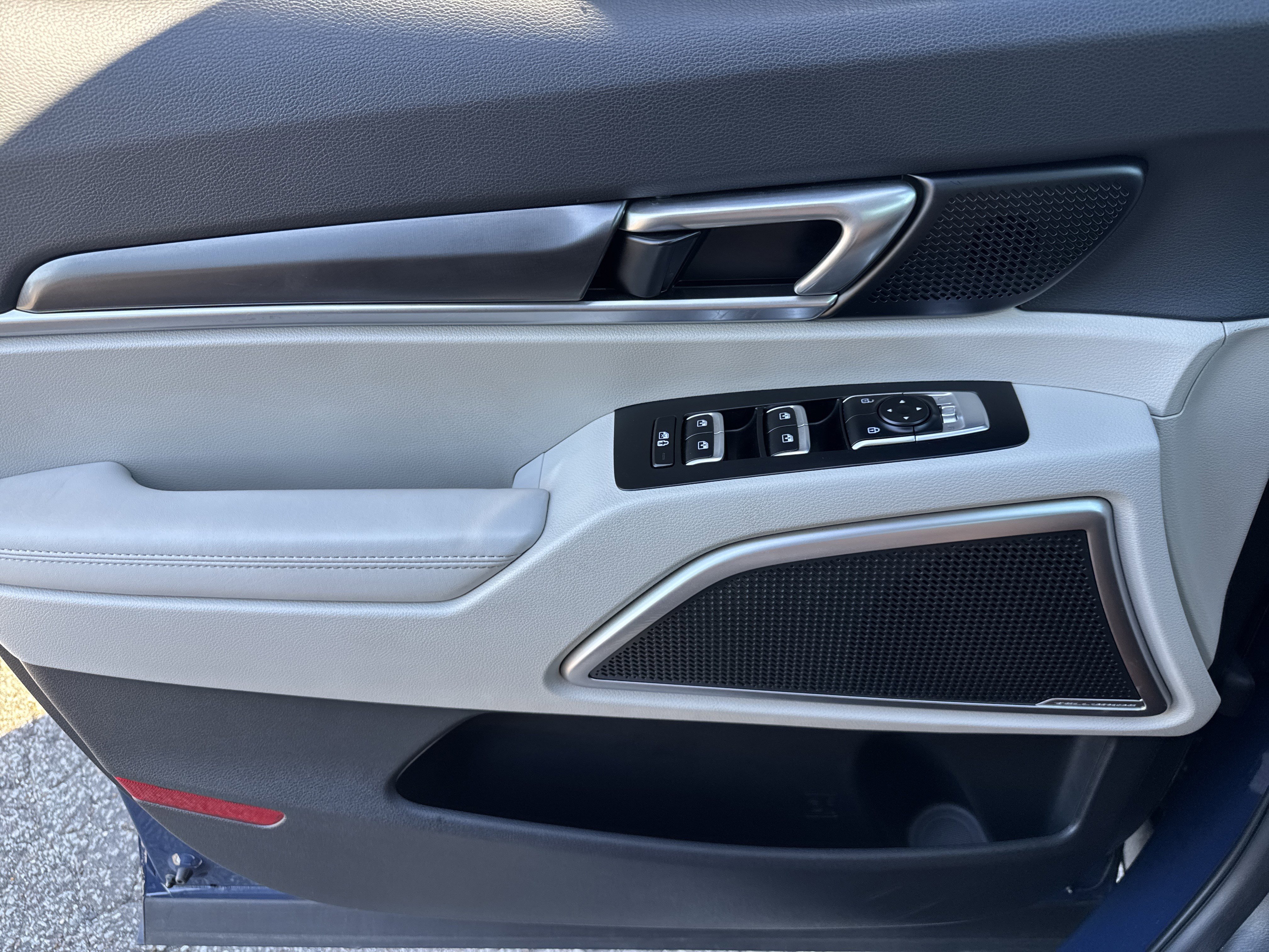 Used 2024 Kia Telluride S w/ S Sunroof Package image 9