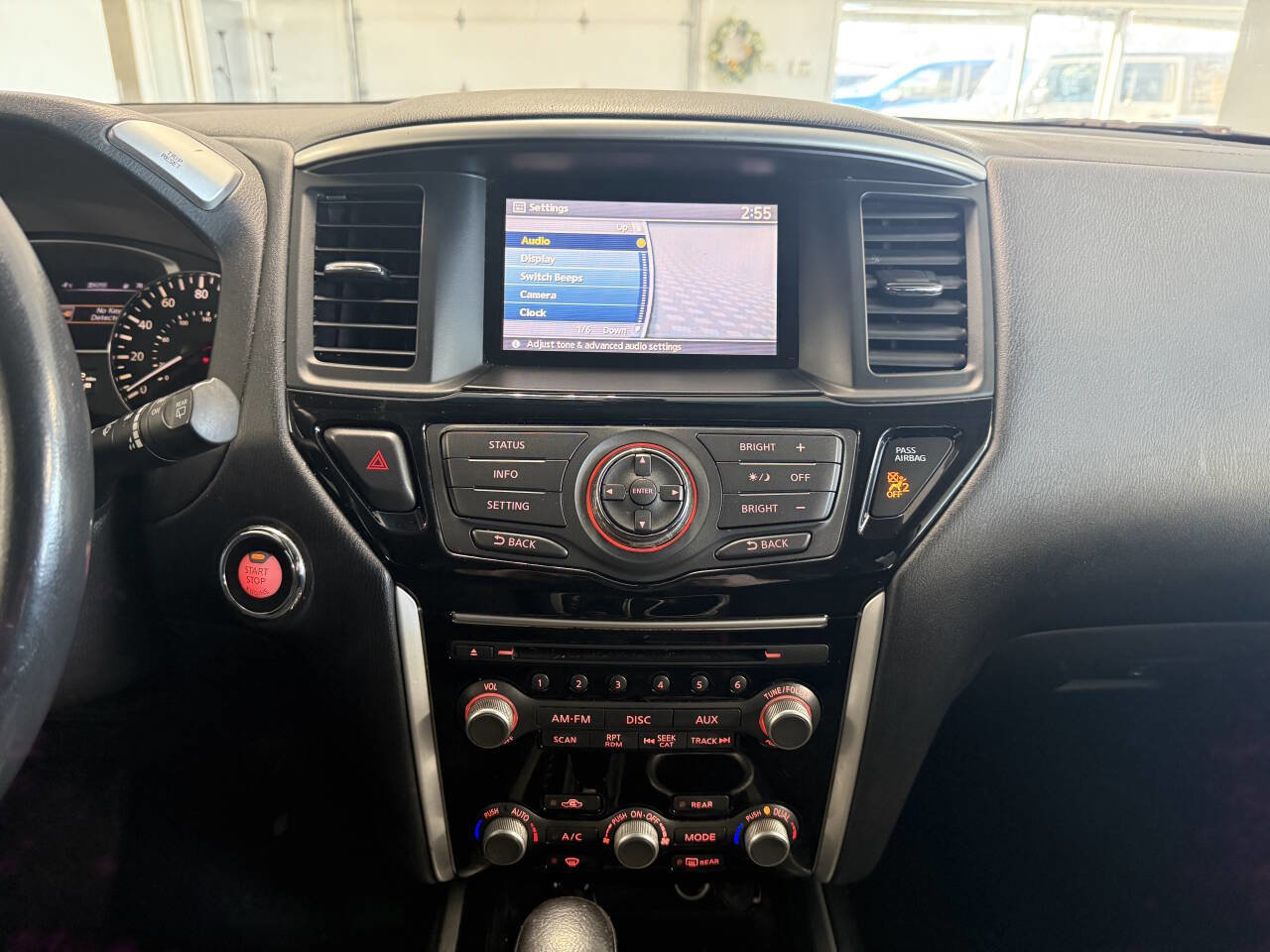 Used 2015 Nissan Pathfinder SL AWD/4WD image 16