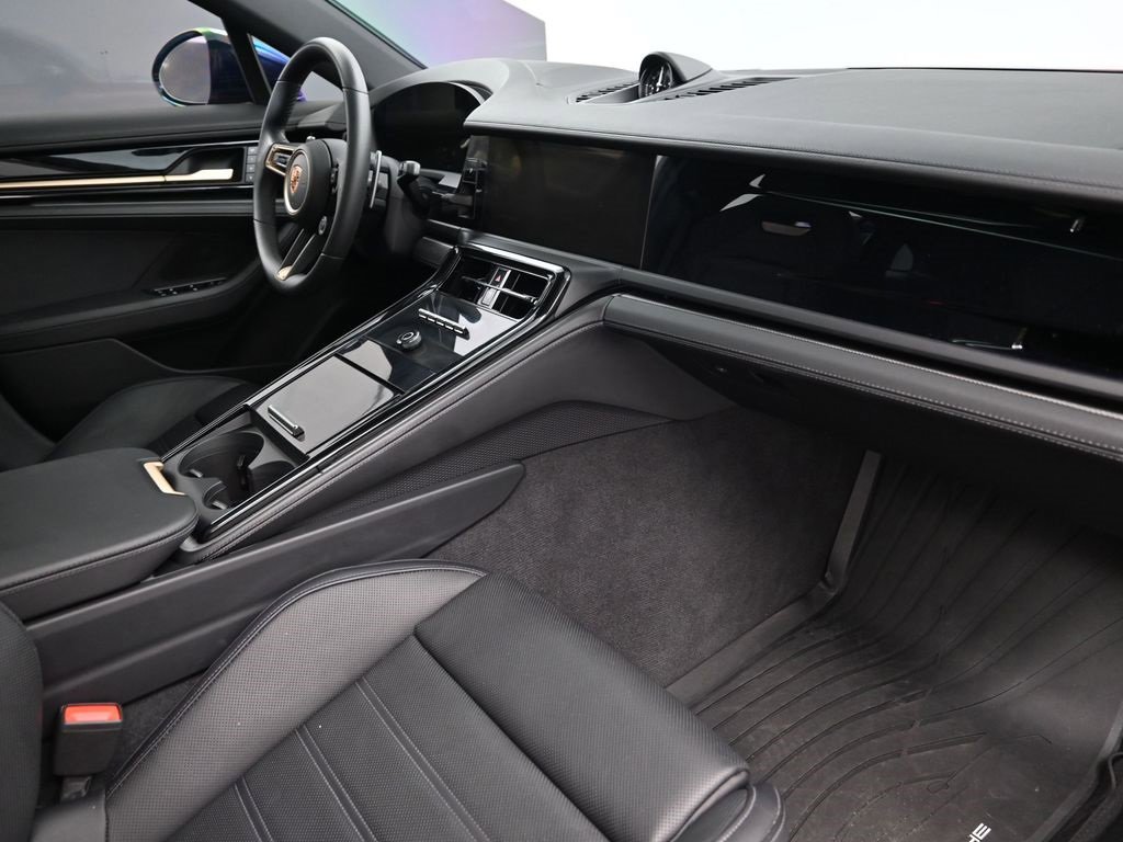 Used 2025 Porsche Panamera 4 image 14