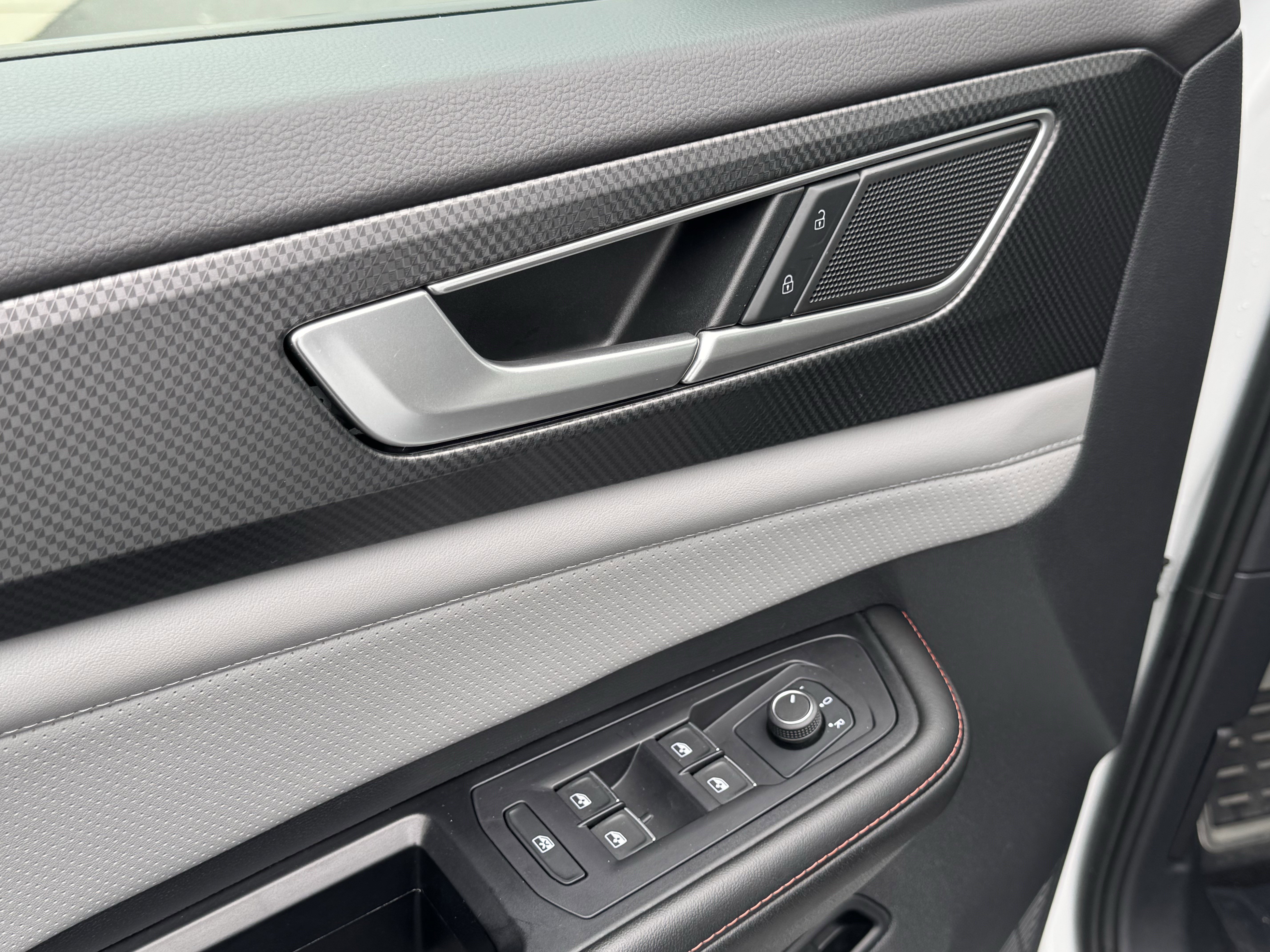 Certified 2024 Volkswagen Atlas Peak Edition SE image 15