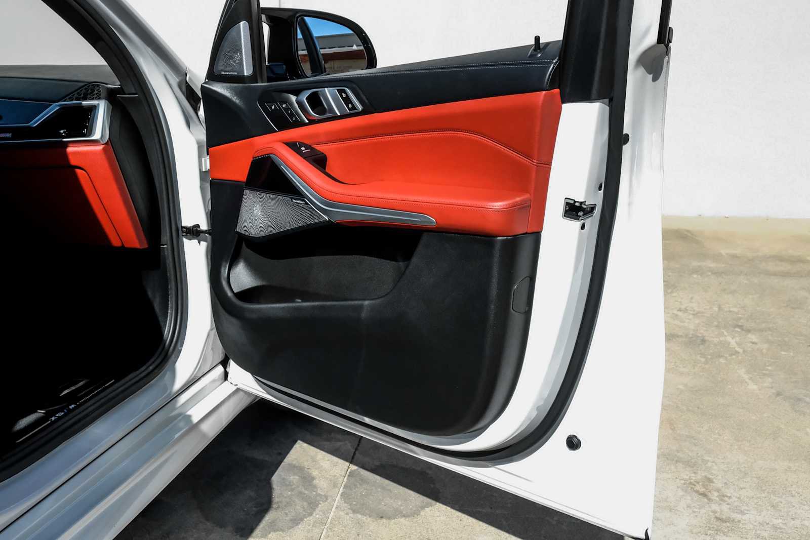 Used 2025 BMW X5 M Competition w/ Executive Package image 48