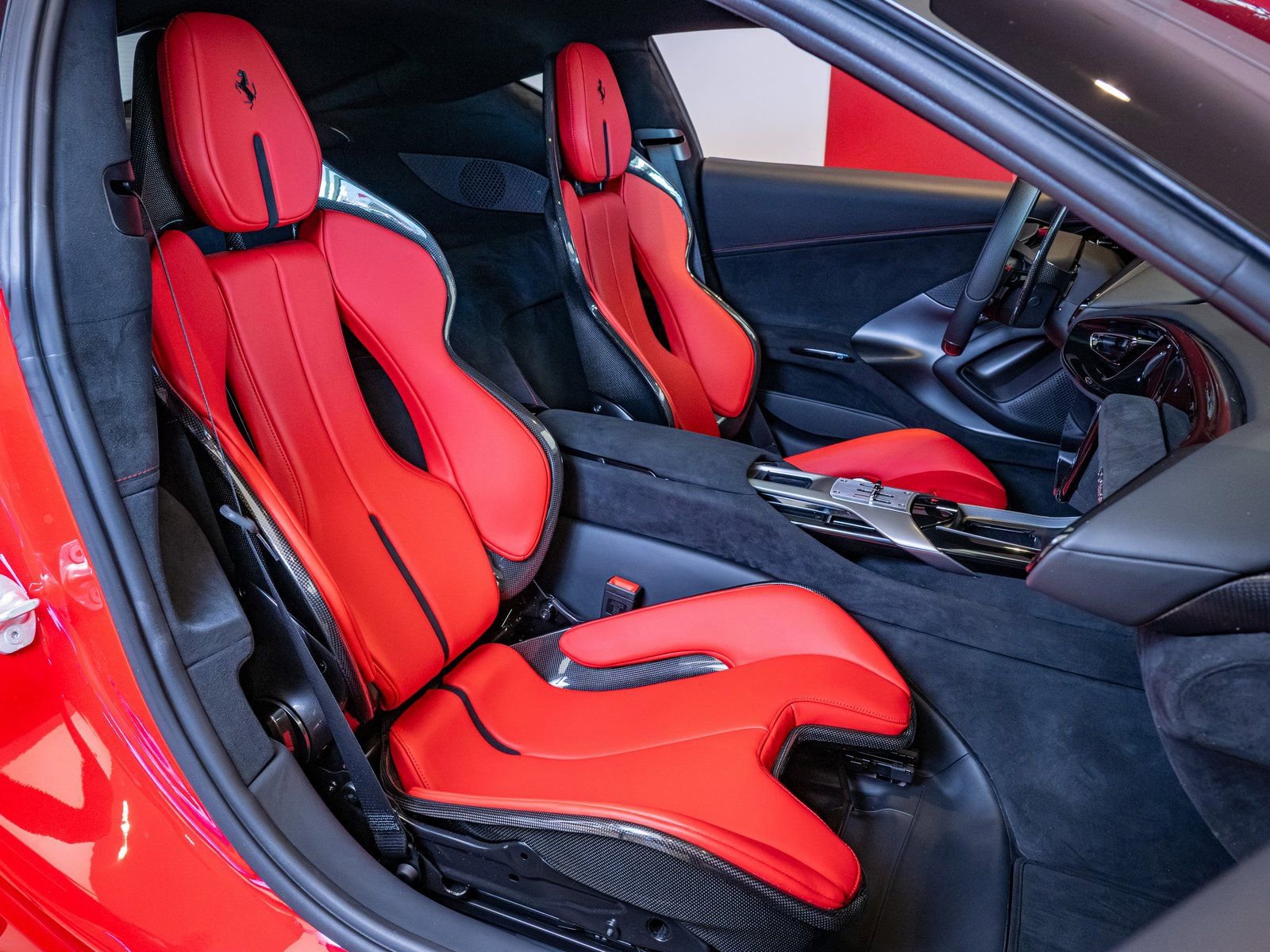 Certified 2025 Ferrari 12Cilindri RWD image 19