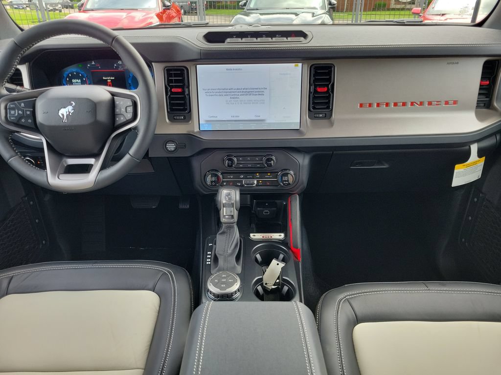 New 2026 Ford Bronco Outer Banks w/ Sasquatch Package AWD/4WD image 11