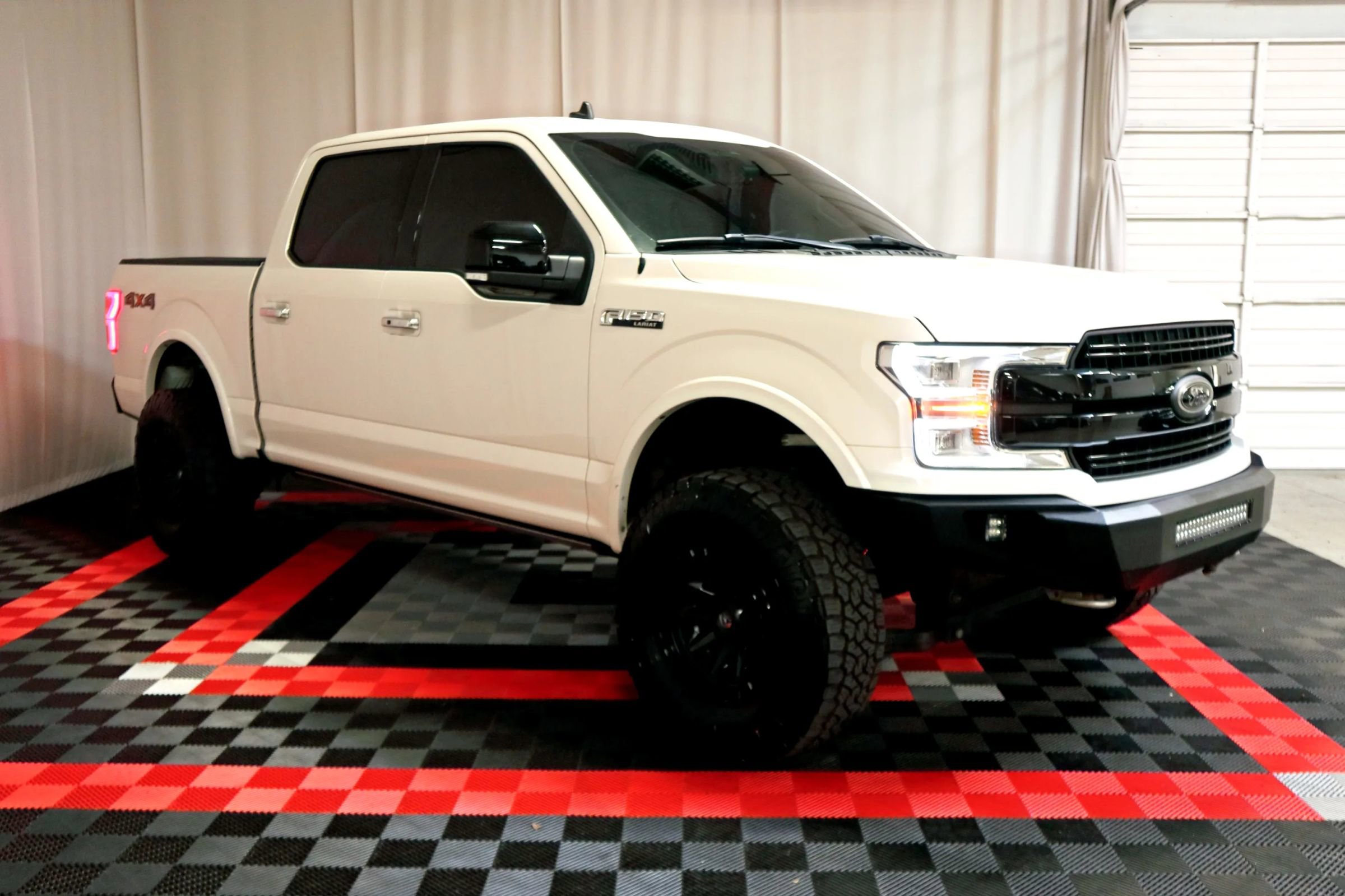 Used 2019 Ford F150 Lariat w/ Equipment Group 502A Luxury image 2