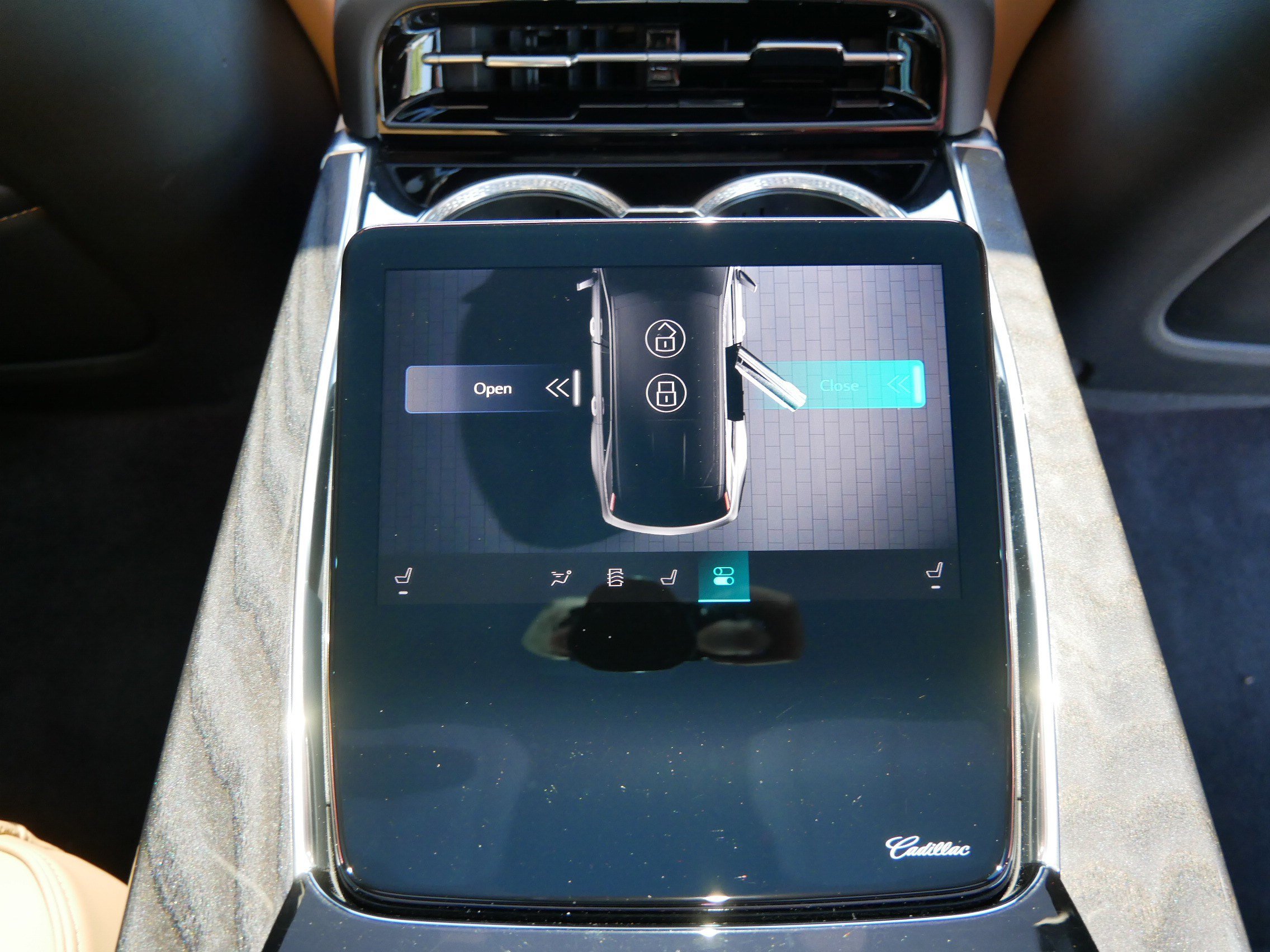Certified 2026 Cadillac Escalade IQ Sport 2 AWD/4WD image 10