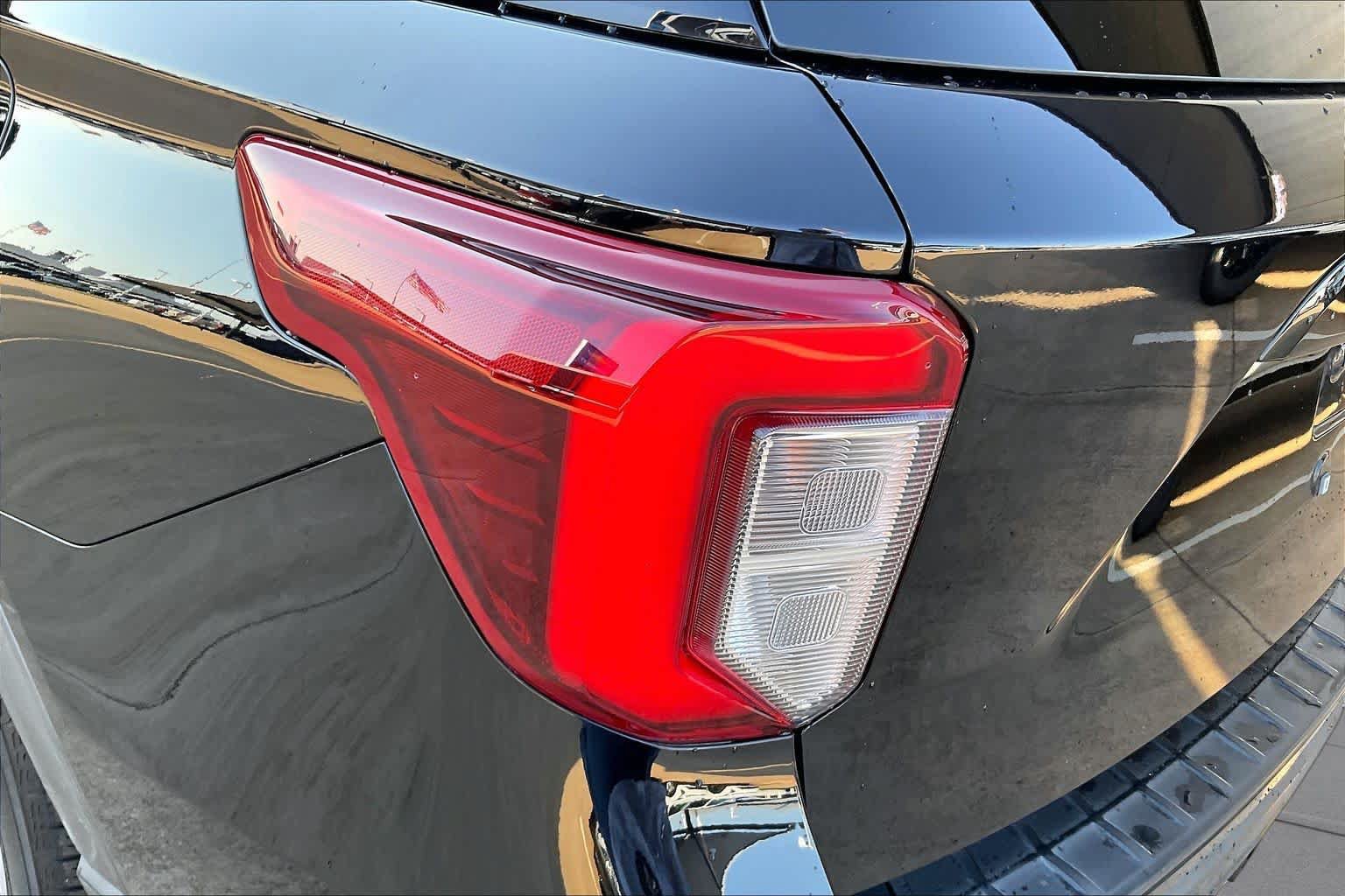 Used 2022 Ford Explorer ST w/ Equipment Group 401A AWD/4WD image 29