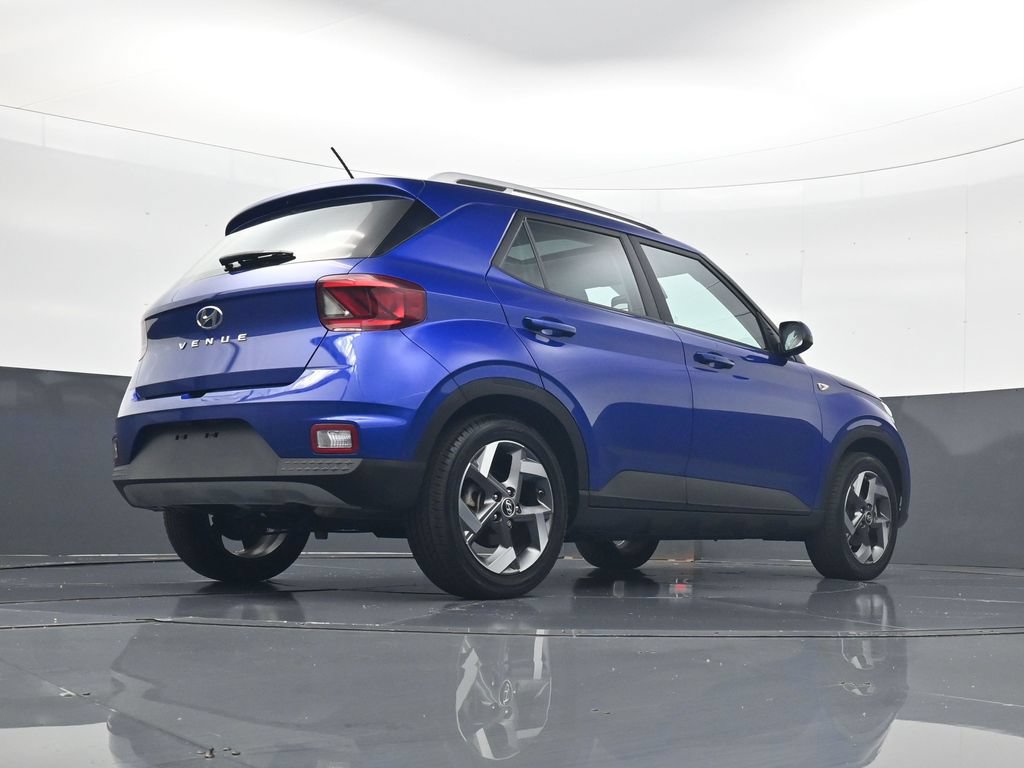 Certified 2024 Hyundai Venue SEL FWD image 26