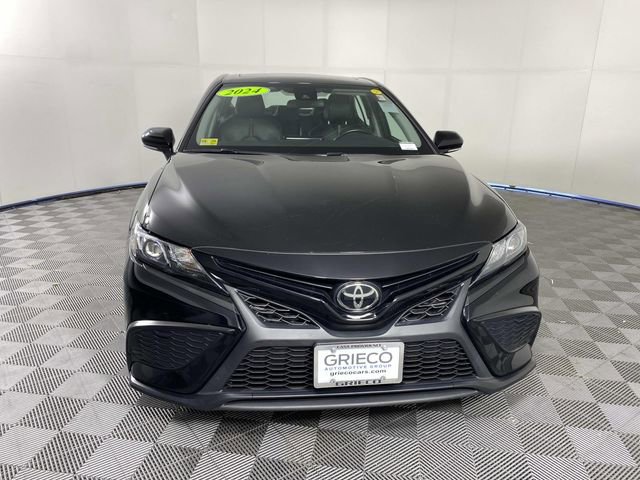 Used 2024 Toyota Camry SE w/ Cold Weather Package AWD/4WD image 3