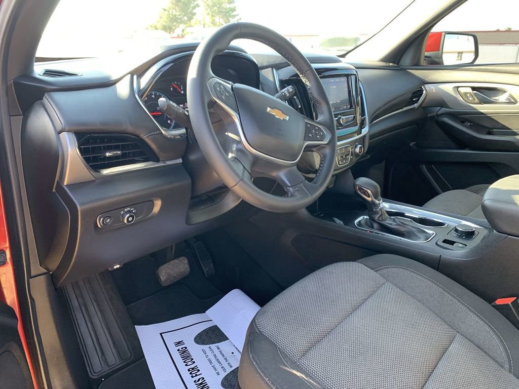 Used 2023 Chevrolet Traverse LT FWD image 7