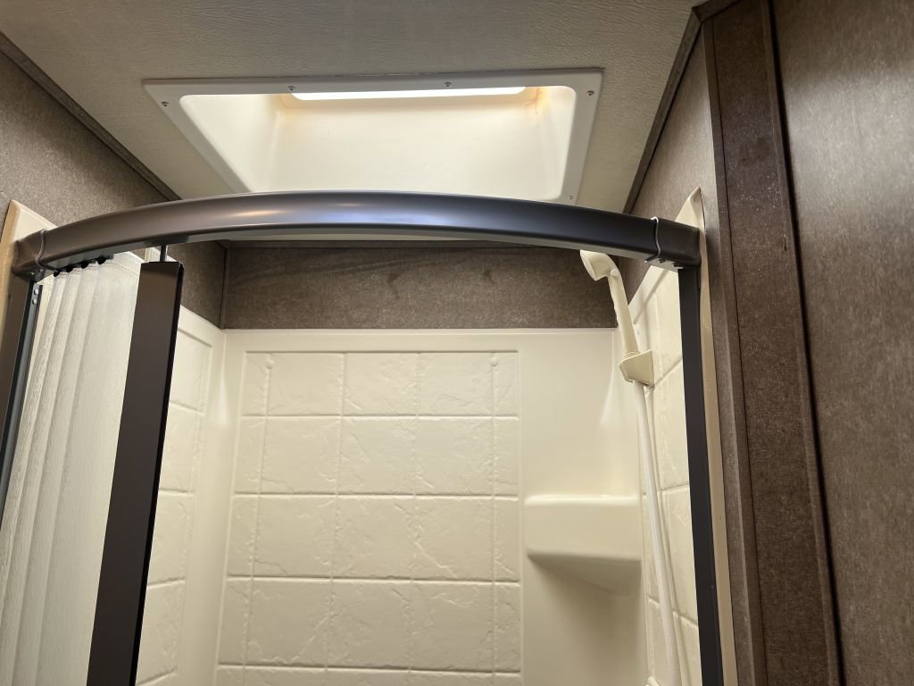 Used 2018 Mercedes-Benz Sprinter 3500 image 63