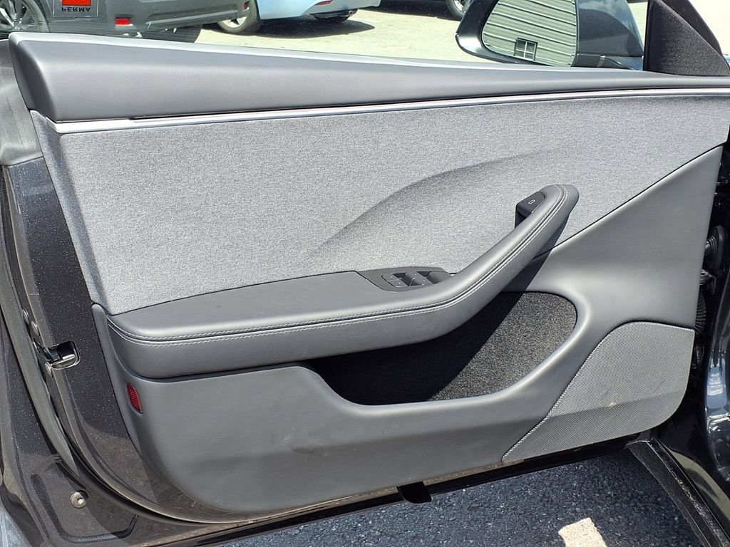 Used 2024 Tesla Model 3 Standard Range image 31
