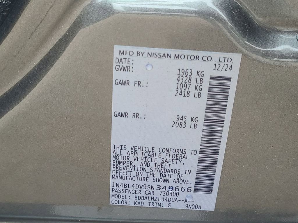 Used 2025 Nissan Altima 2.5 SV FWD image 35