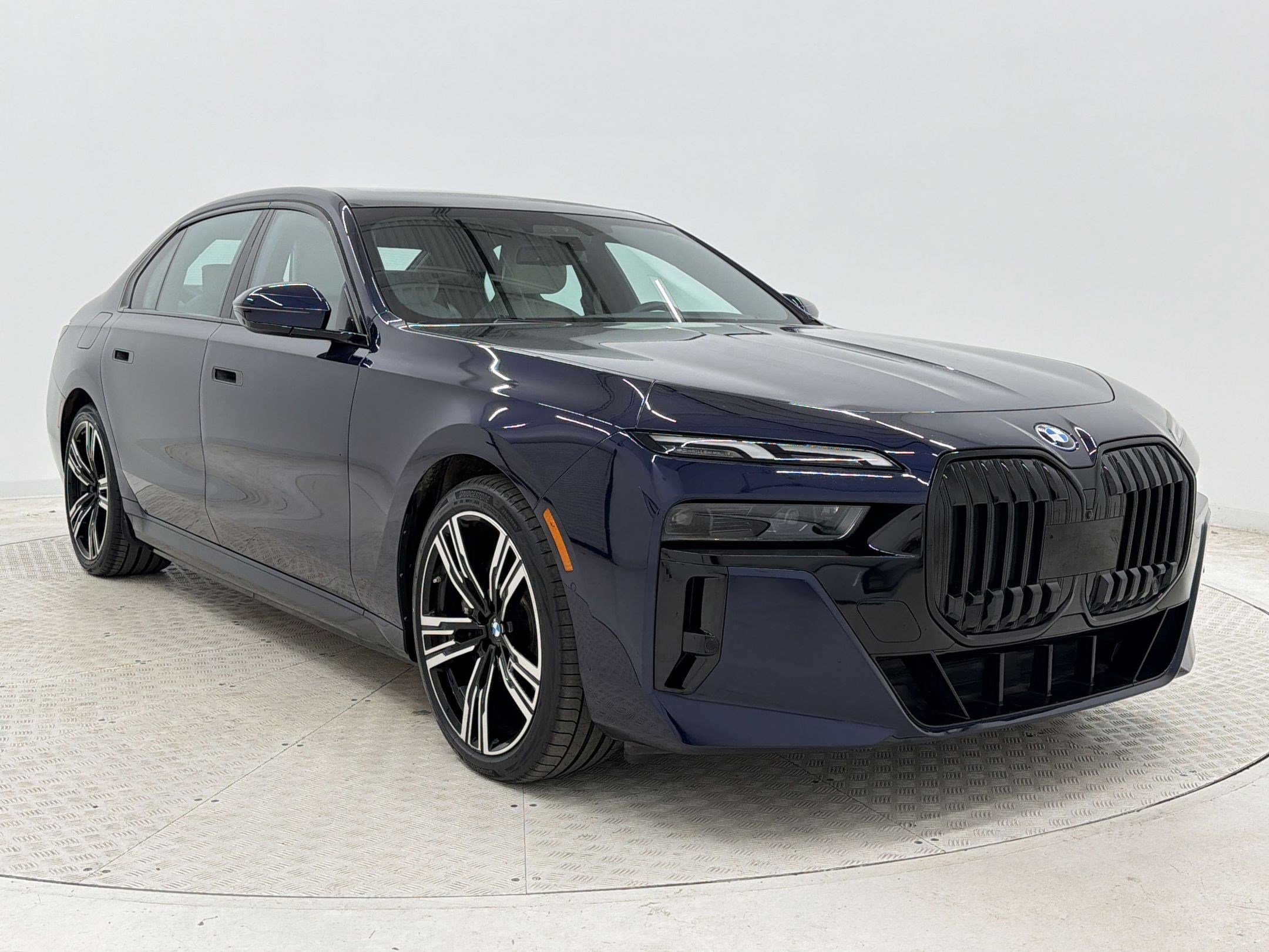 Certified 2023 BMW i7 xDrive60 AWD/4WD image 7