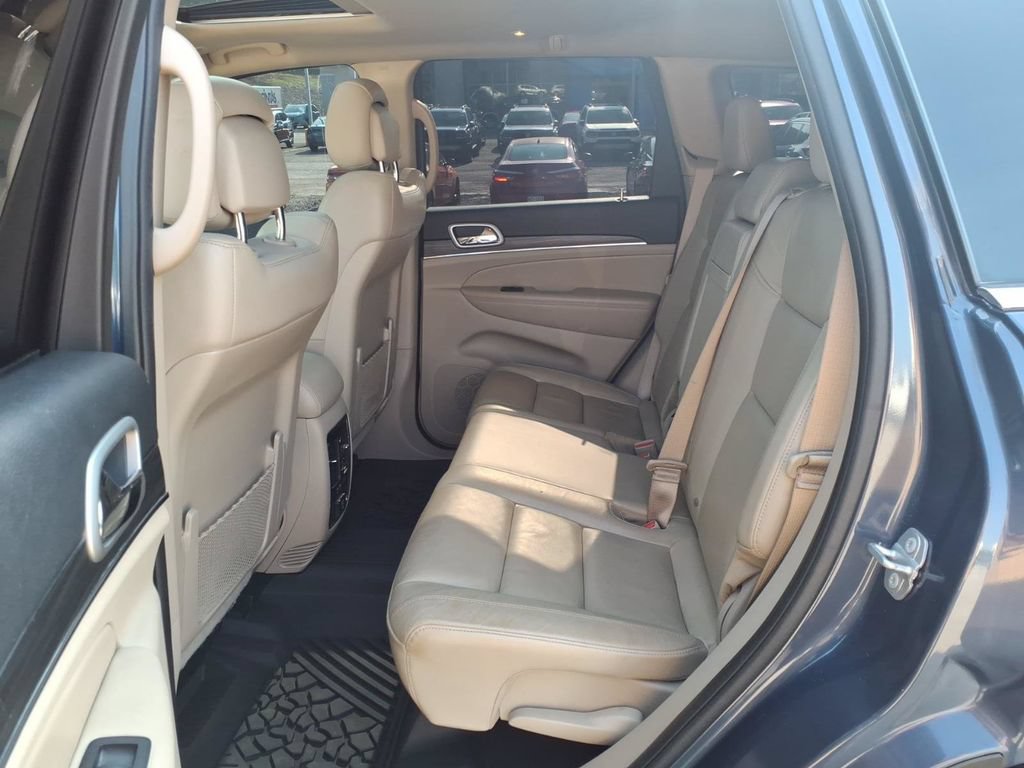 Used 2021 Jeep Grand Cherokee Limited AWD/4WD image 16