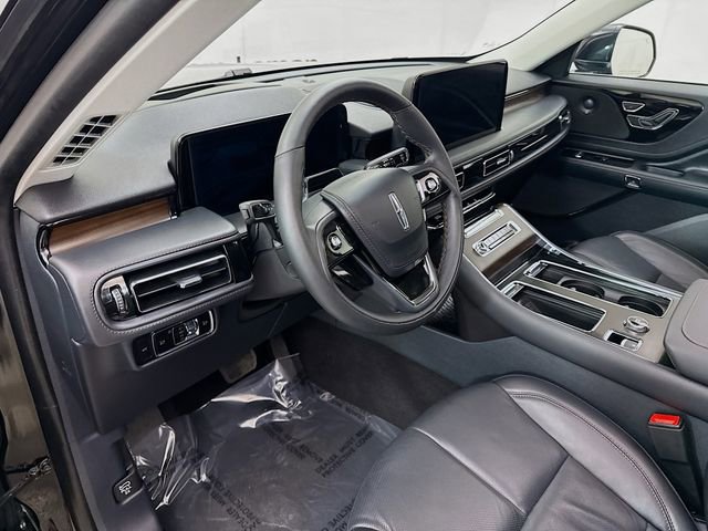 Used 2025 Lincoln Aviator Reserve AWD/4WD image 9