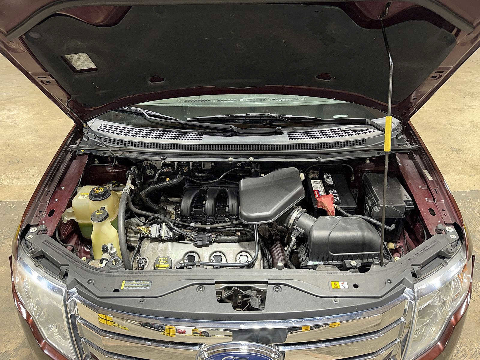 Used 2010 Ford Edge SEL image 12