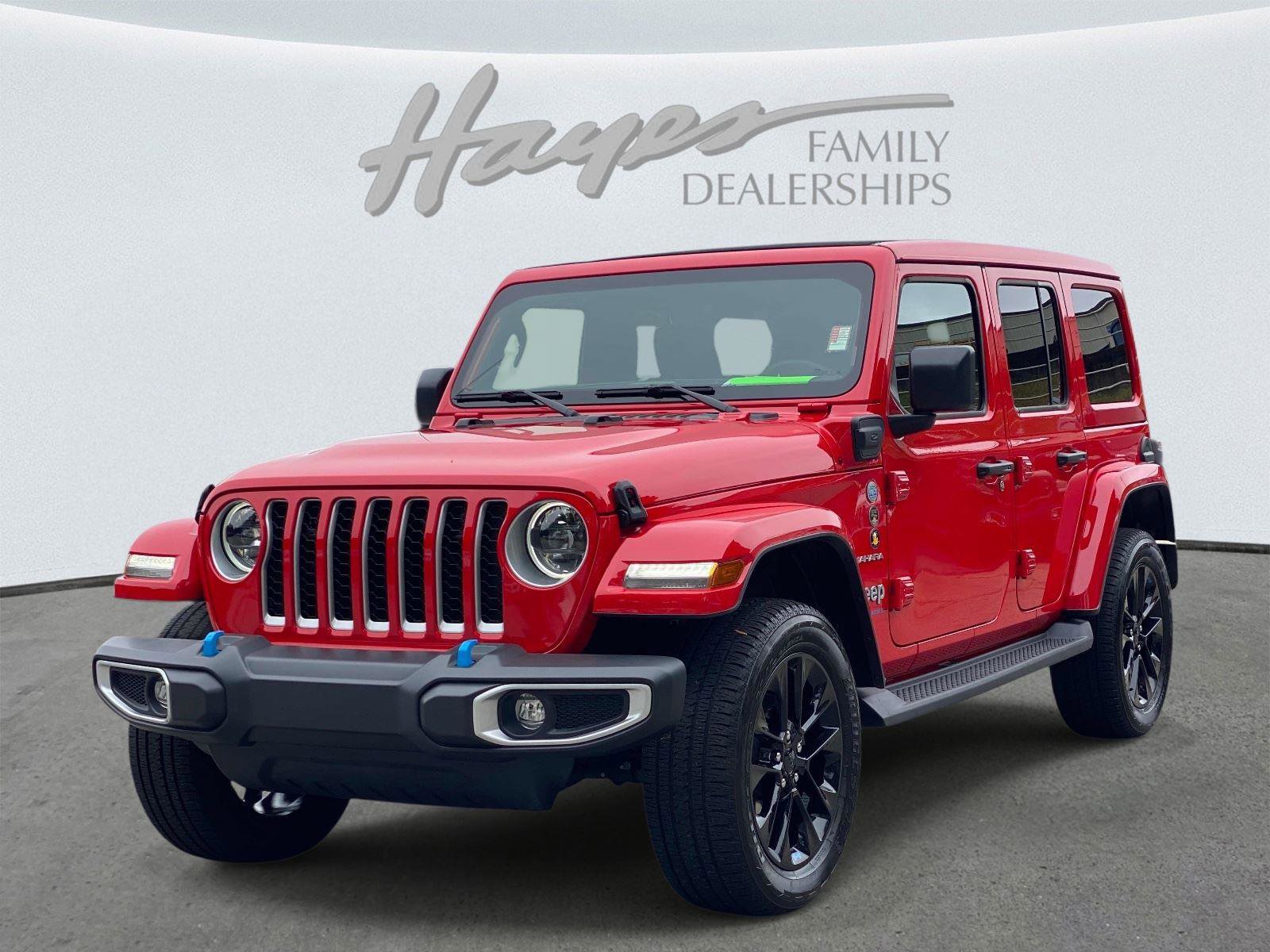 Used 2023 Jeep Wrangler Unlimited Sahara w/ Cold Weather Group AWD/4WD image 9