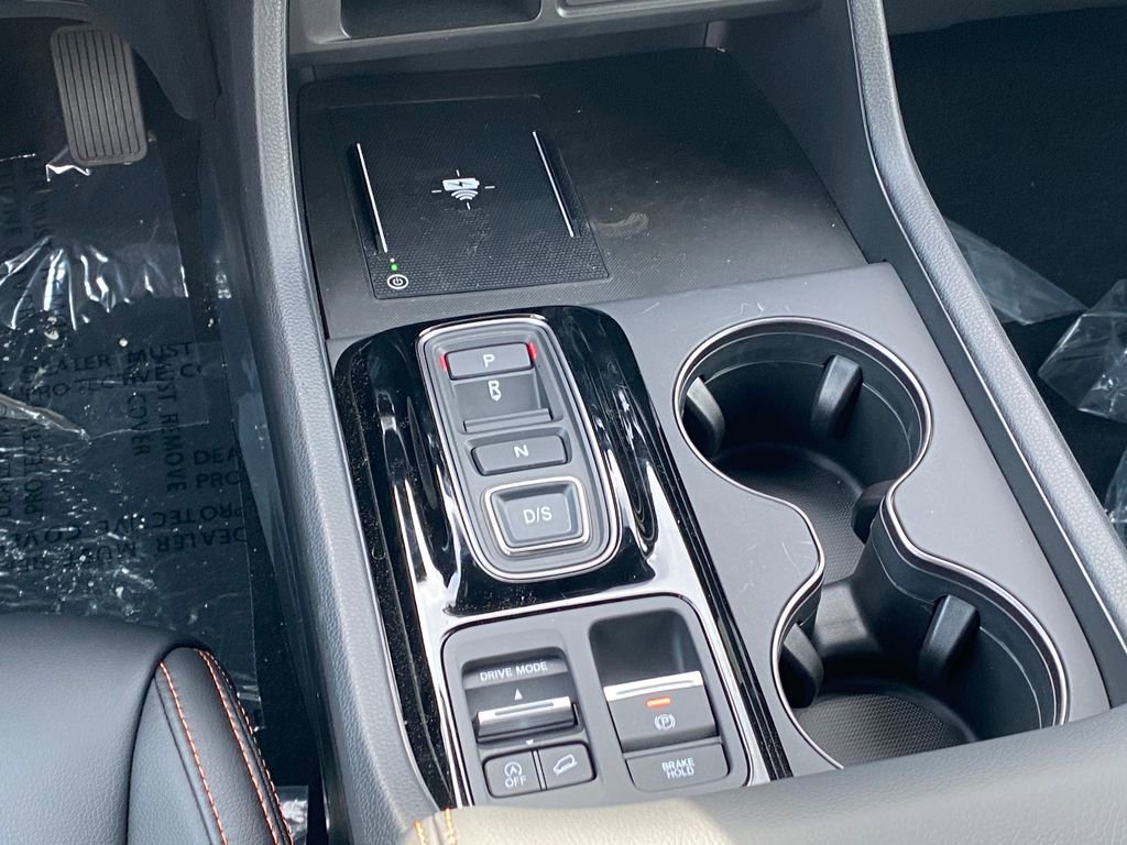 Used 2025 Honda Pilot TrailSport image 15