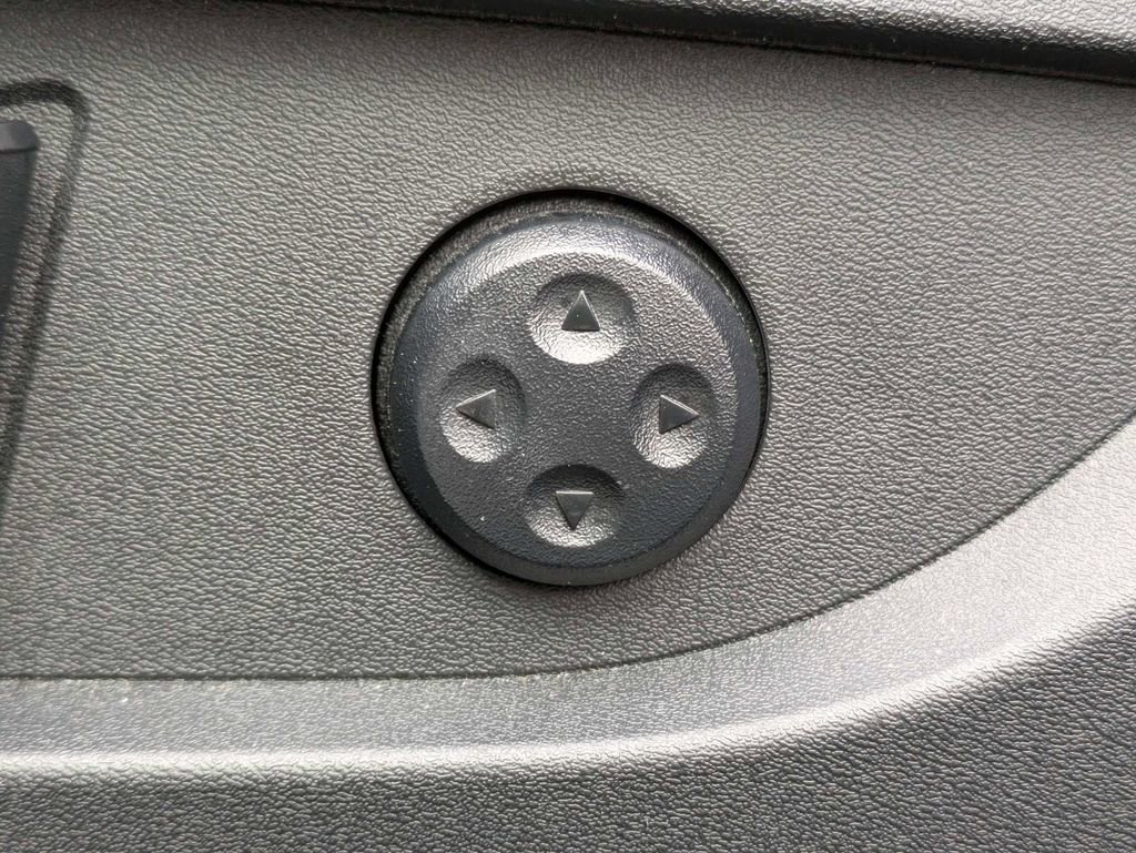 Used 2023 INFINITI QX50 Sensory image 23