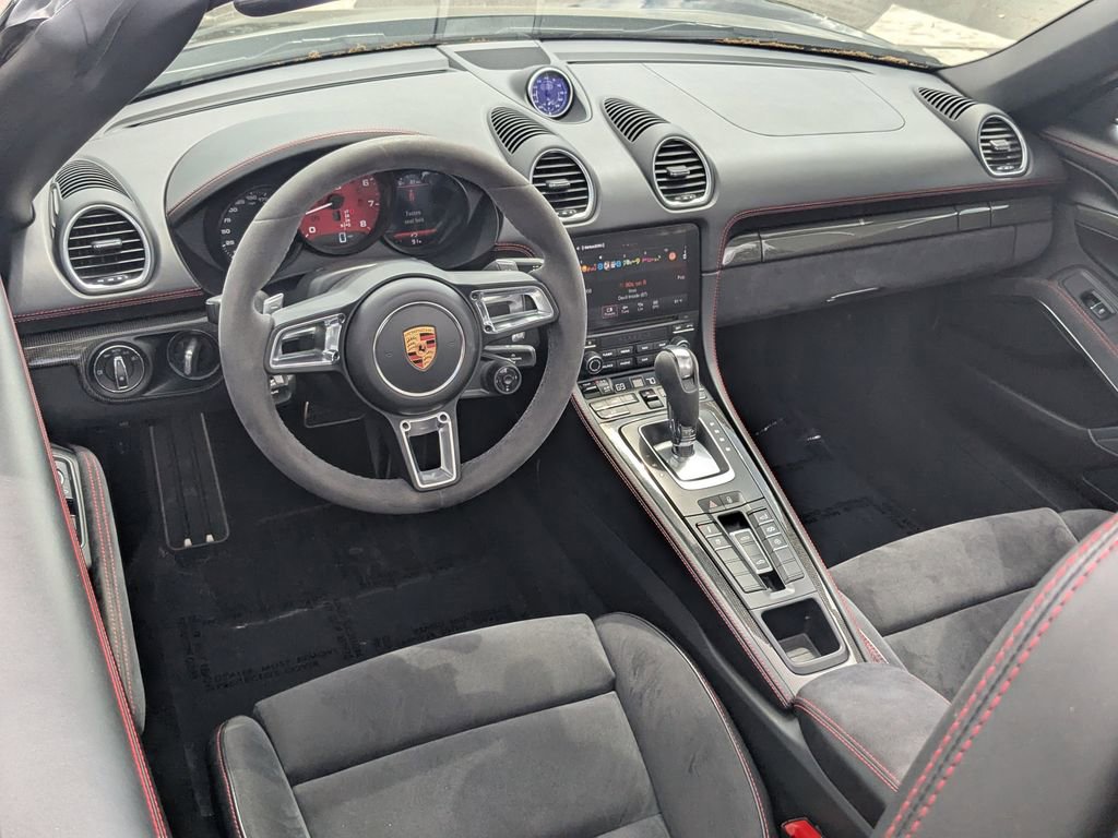 Used 2018 Porsche 718 Boxster GTS image 2