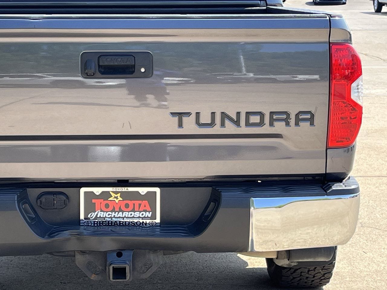Used 2017 Toyota Tundra SR5 w/ SR5 Upgrade Package RWD image 6