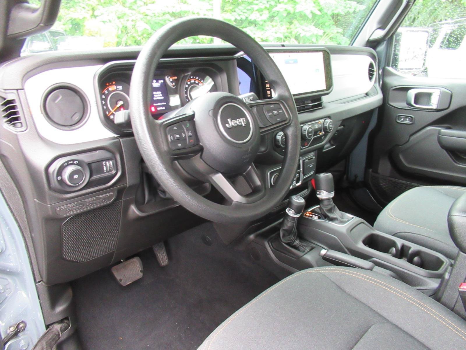 Certified 2025 Jeep Wrangler Unlimited Sport AWD/4WD image 18