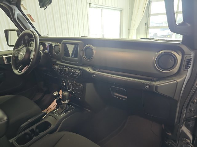 Used 2022 Jeep Gladiator Sport AWD/4WD image 26