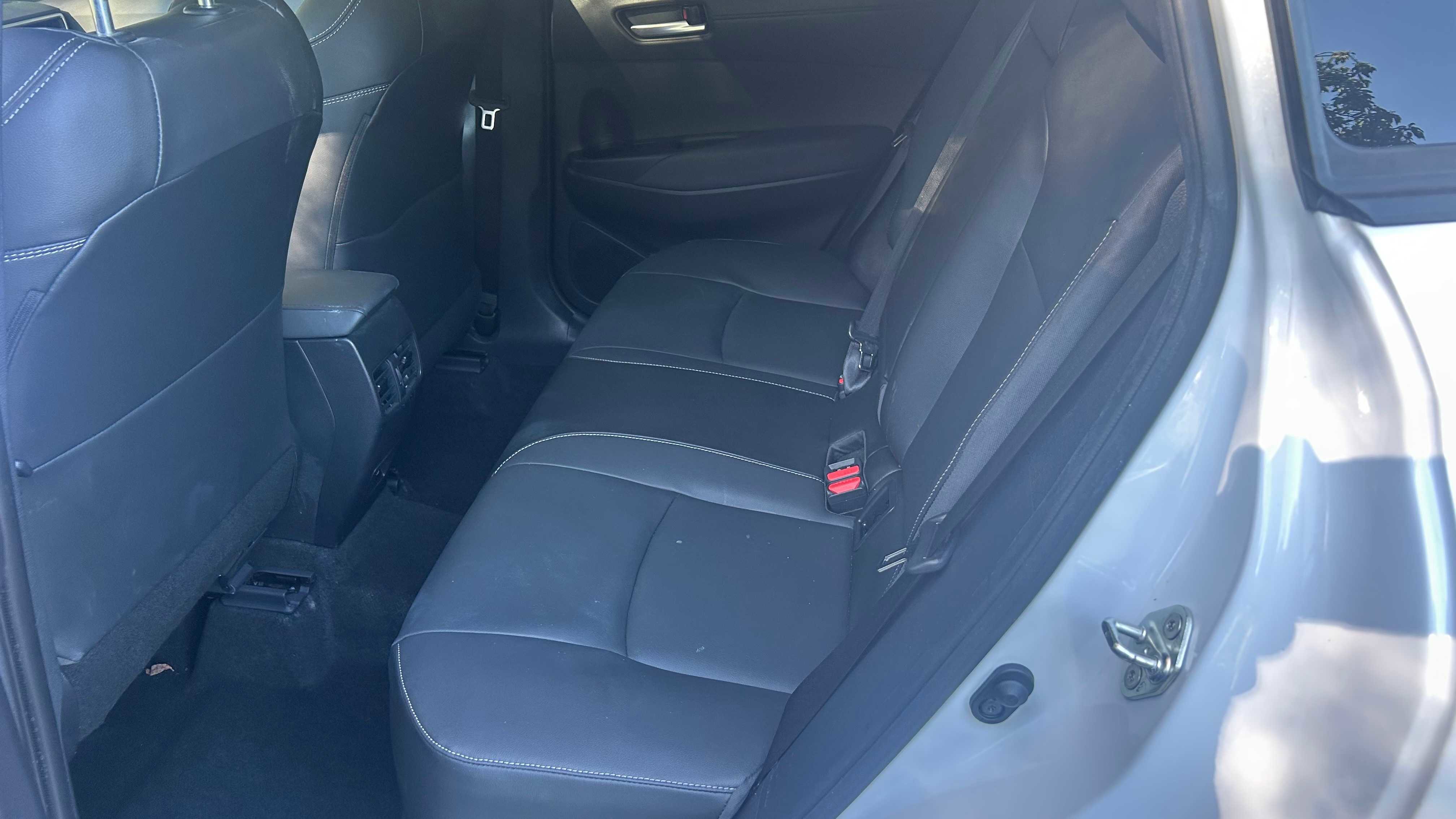 Used 2022 Toyota Corolla Cross XLE image 12