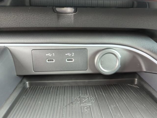 New 2026 Nissan Sentra SR w/ Floor Mat Package FWD image 33