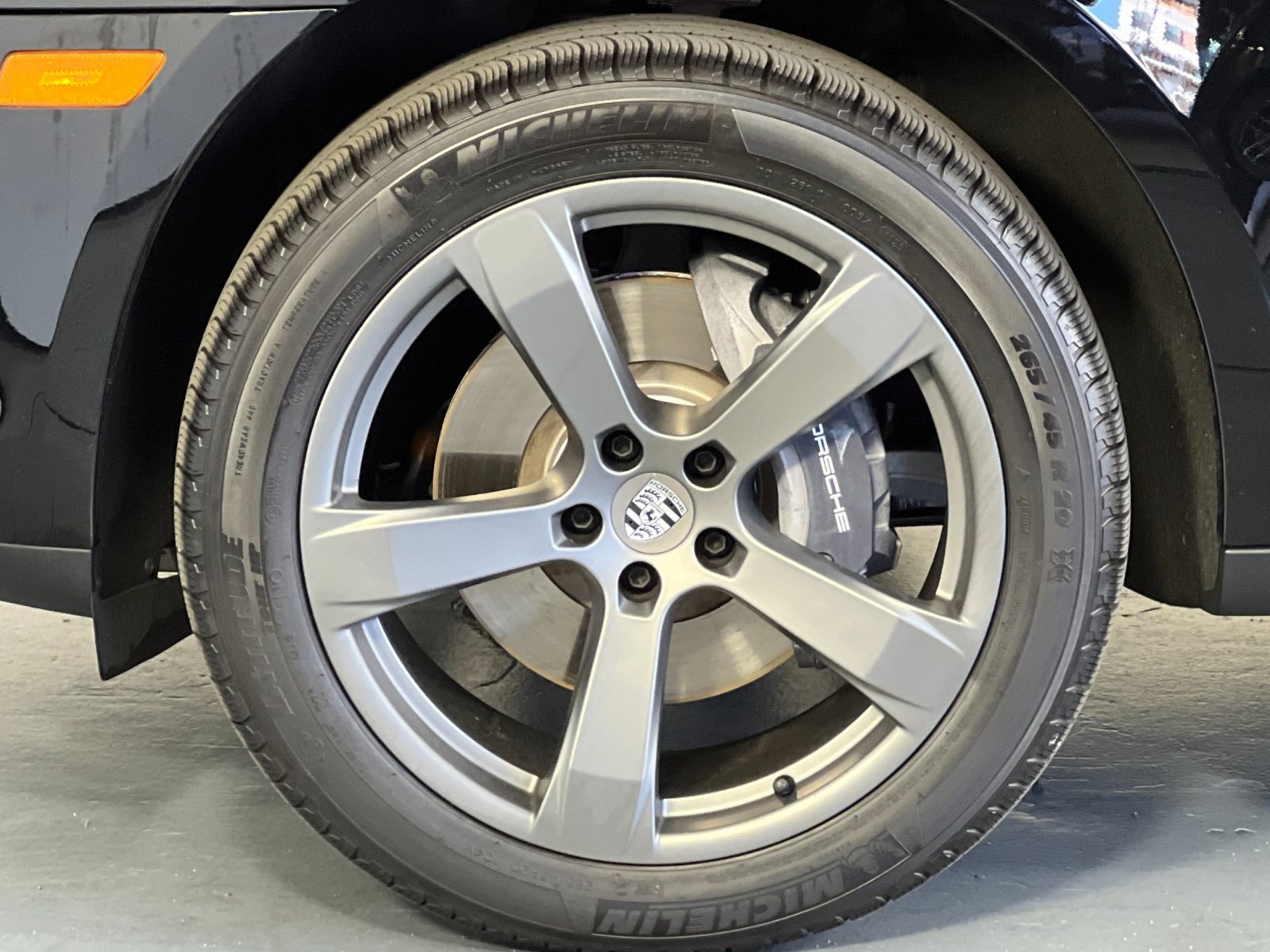 Certified 2026 Porsche Macan AWD/4WD image 32