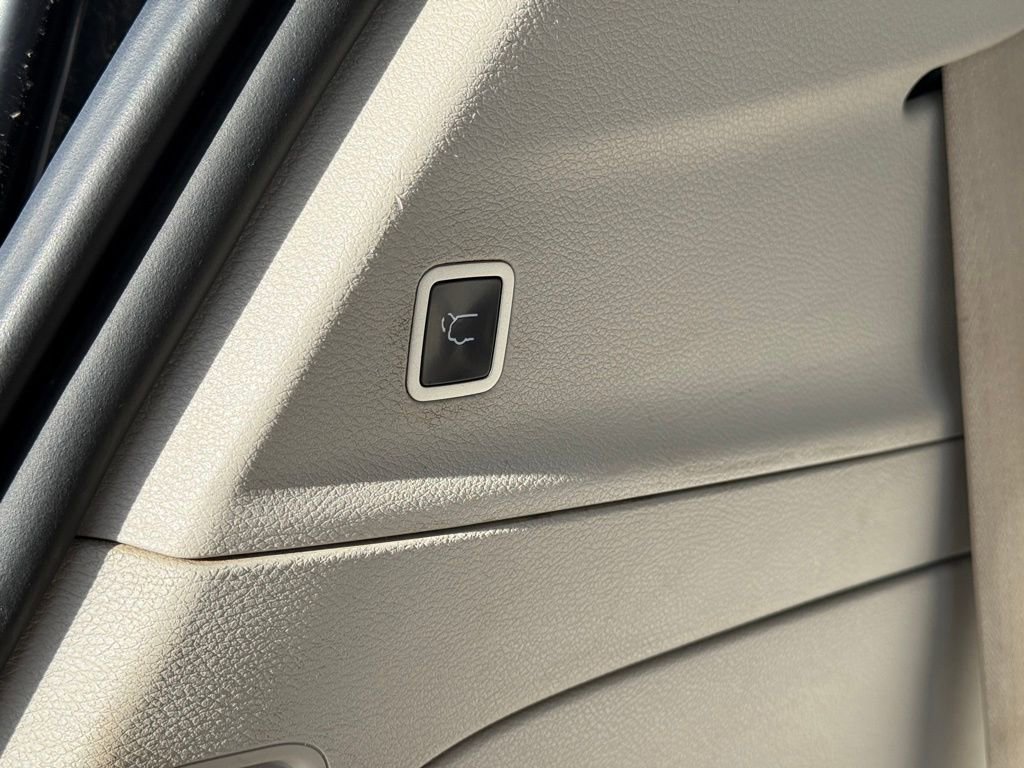 Used 2020 Chrysler Pacifica Limited image 28