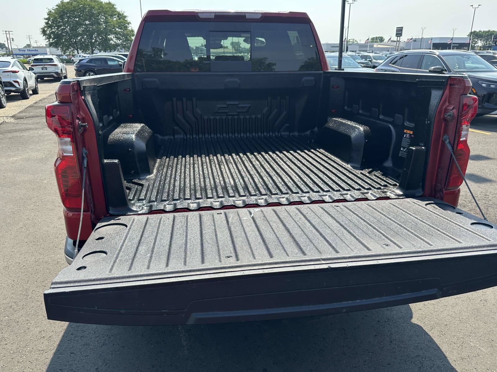 Certified 2024 Chevrolet Silverado 1500 LT w/ Z71 Off-Road Package AWD/4WD image 12