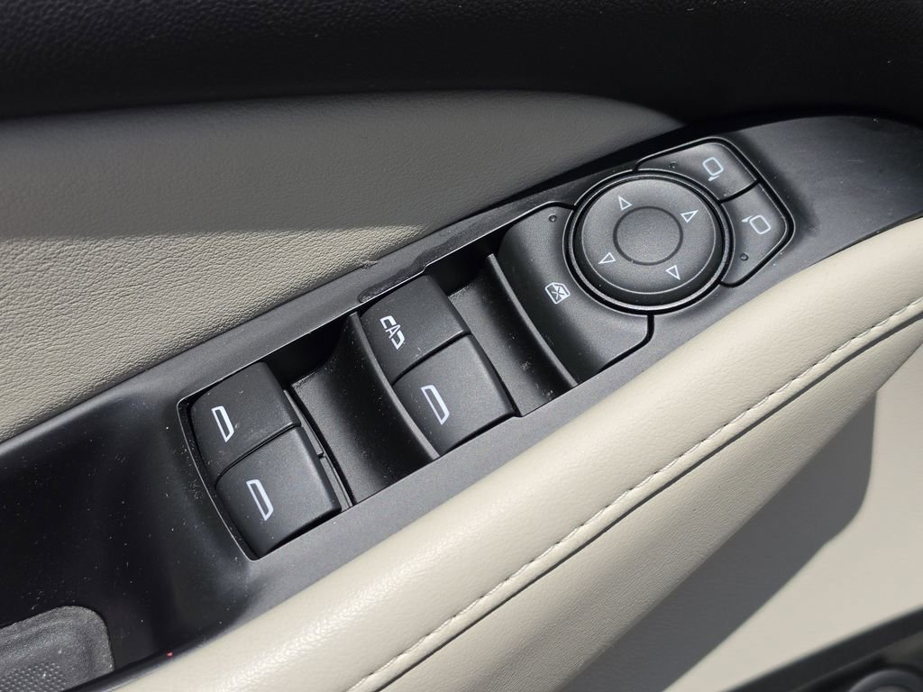 Used 2023 Buick Enclave Essence FWD image 18
