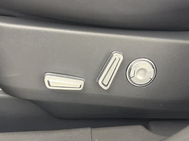 New 2026 Lincoln Nautilus Premier w/ Jet Appearance Package AWD/4WD image 16