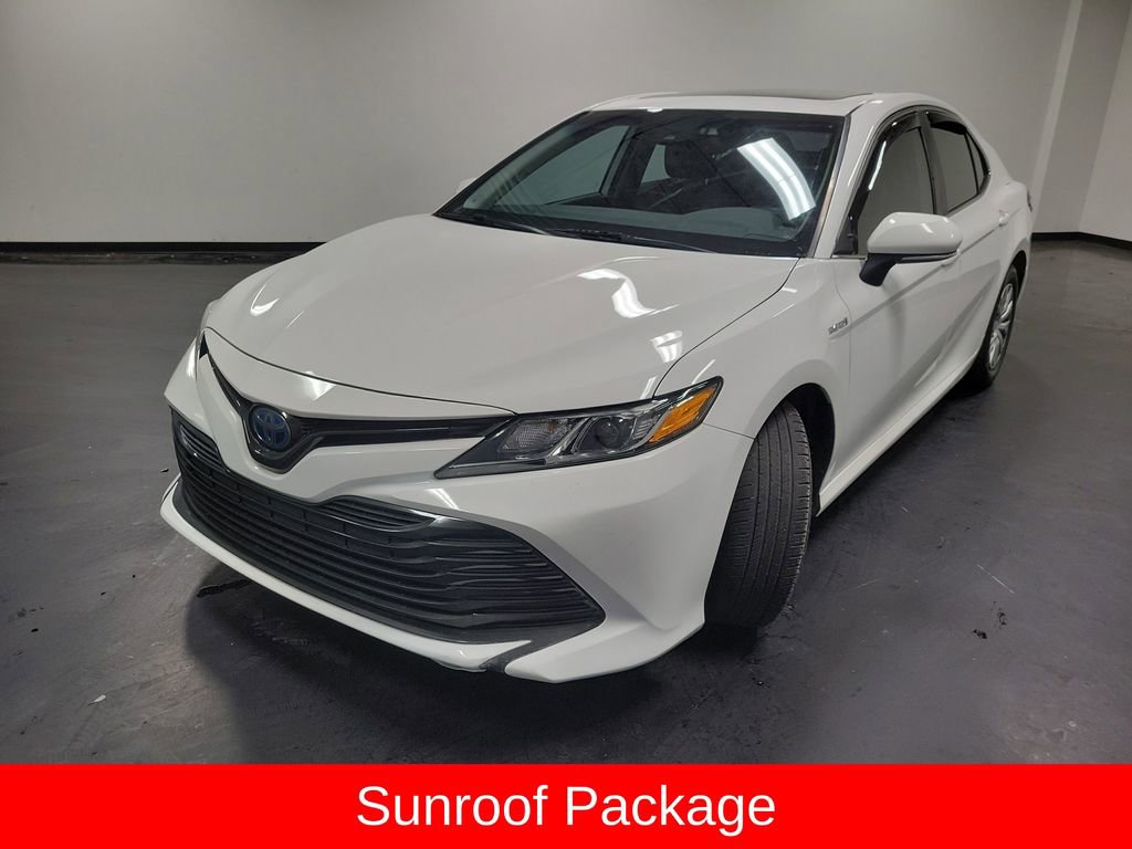 Used 2020 Toyota Camry LE w/ Sunroof Package image 4