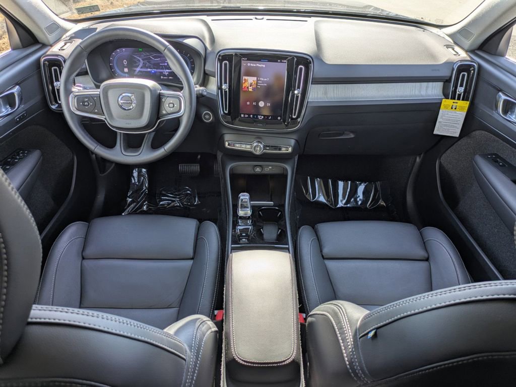 New 2025 Volvo XC40 B5 Plus w/ Protection Package Premier image 16