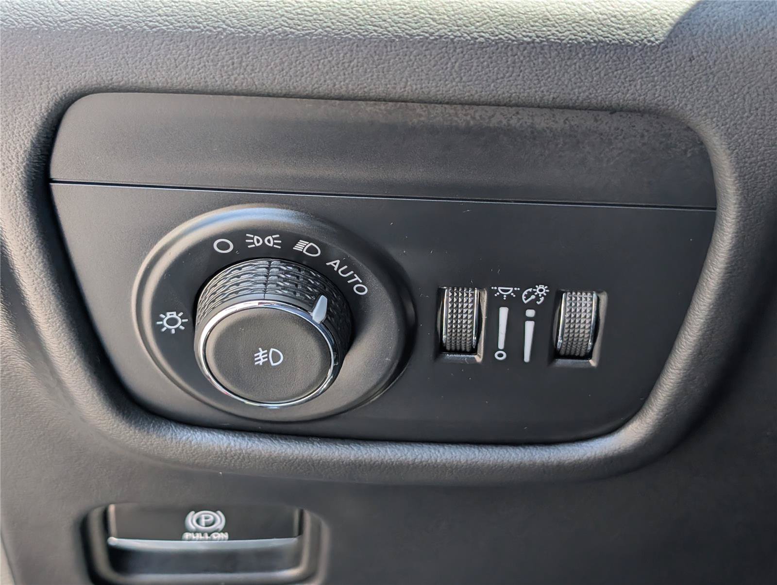 Used 2024 Jeep Grand Cherokee L Summit AWD/4WD image 27