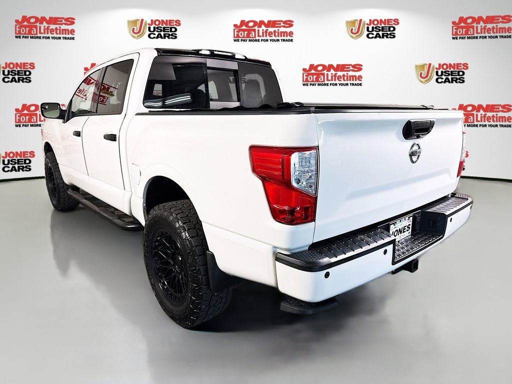 Used 2018 Nissan Titan SV w/ SV Convenience Package AWD/4WD image 2