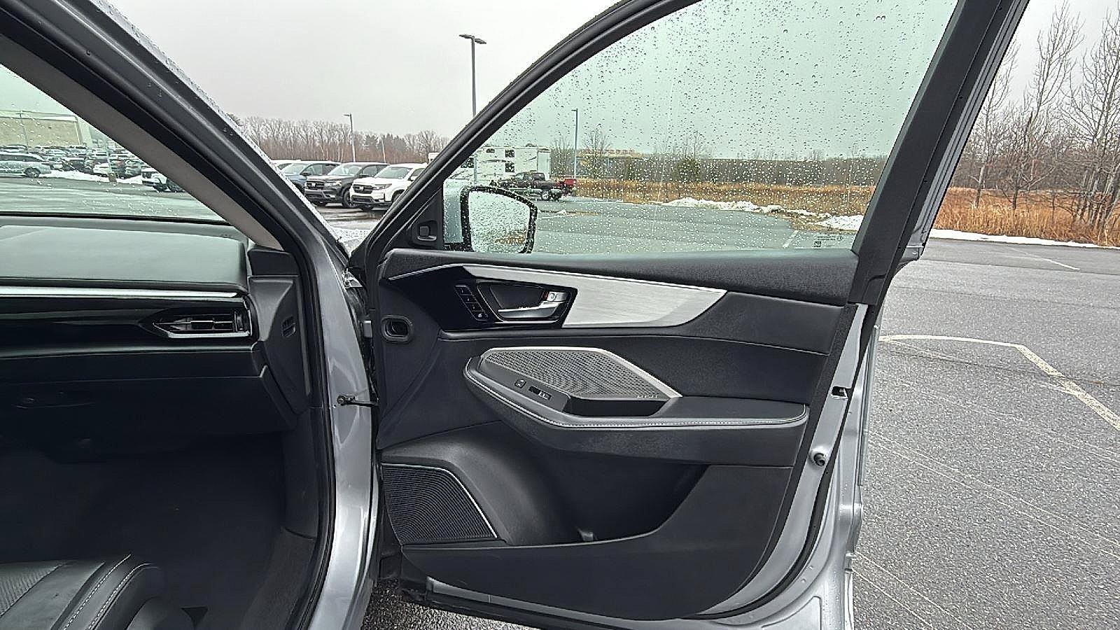 Used 2023 Acura MDX w/ Technology Package AWD/4WD image 17