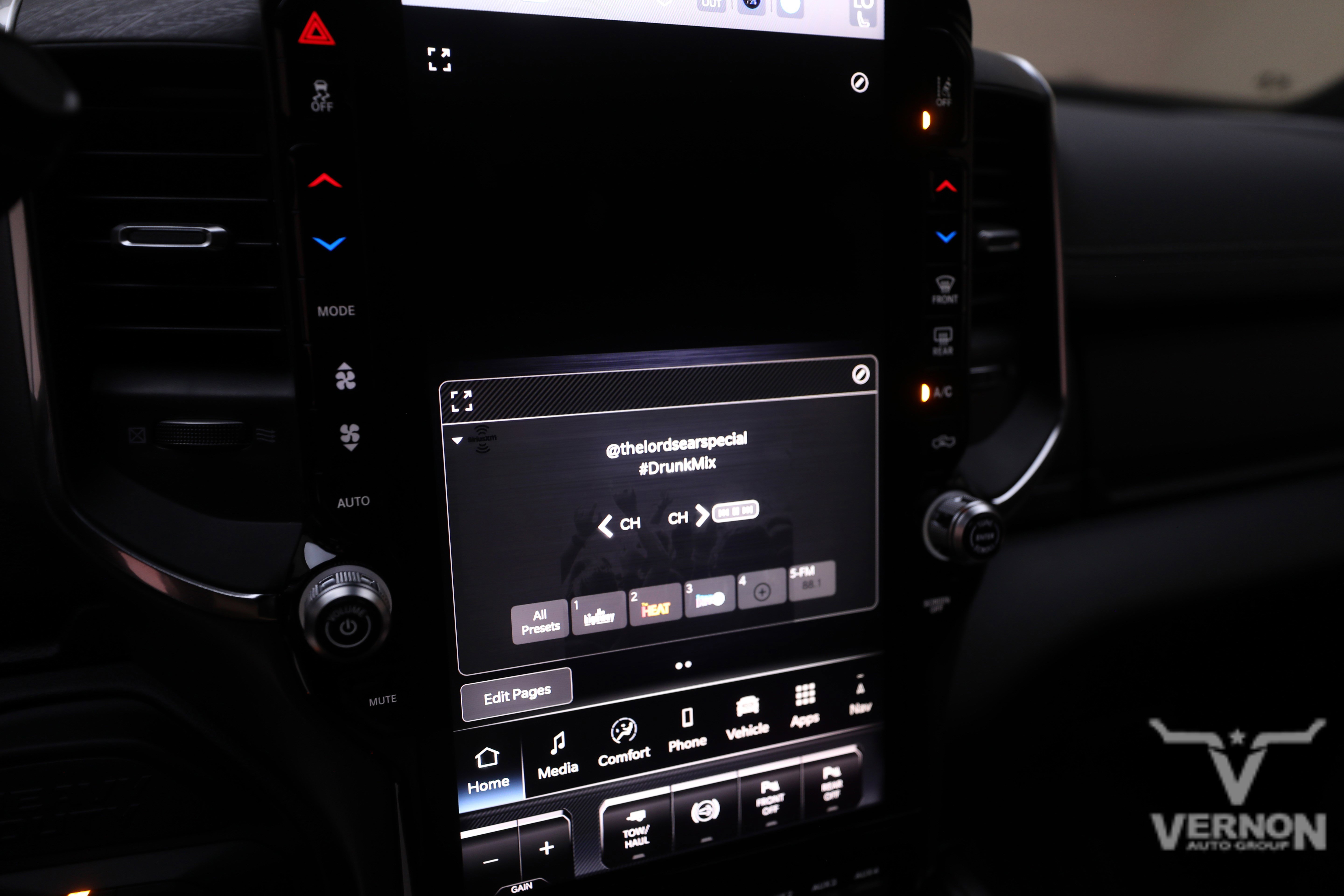 New 2025 RAM 3500 Laramie image 30