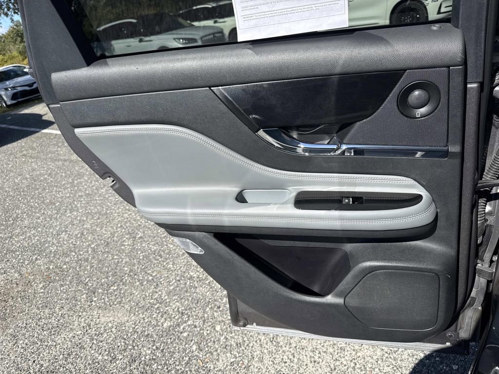 Certified 2021 Lincoln Corsair Reserve w/ Equipment Group 201A image 13