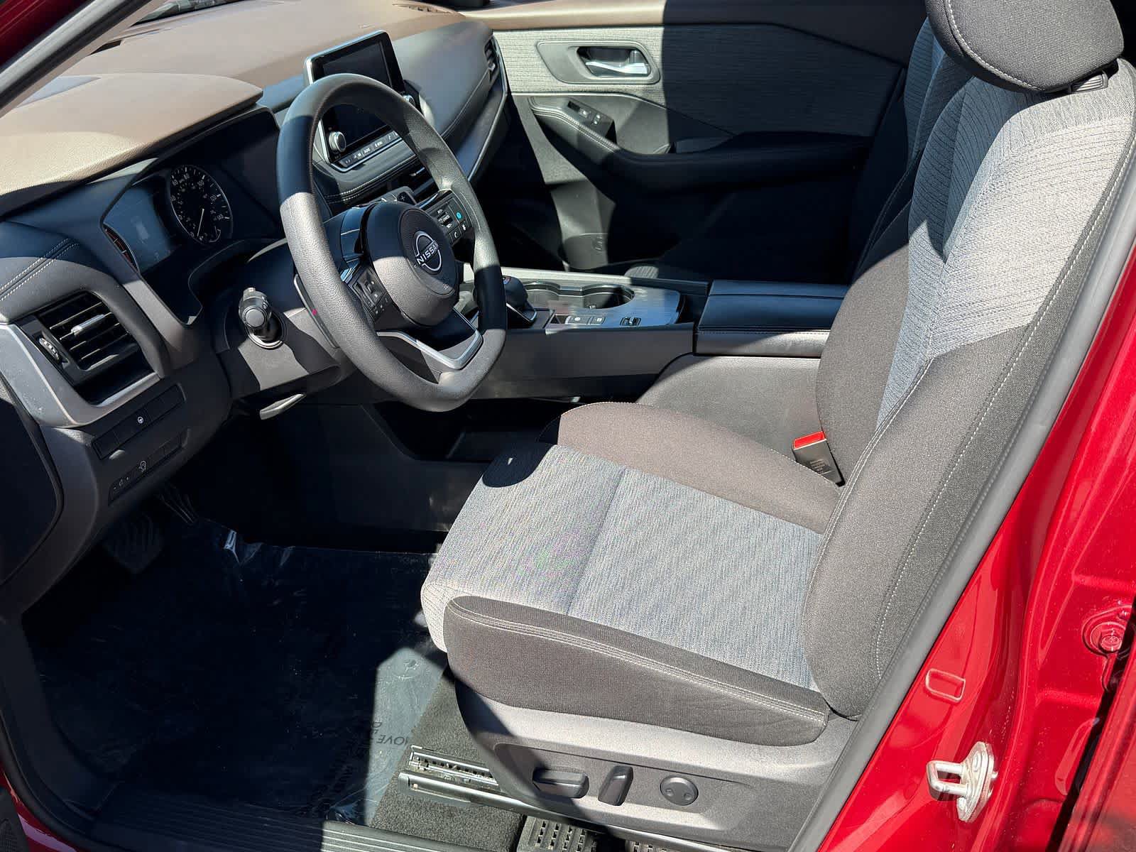Used 2023 Nissan Rogue SV FWD image 13