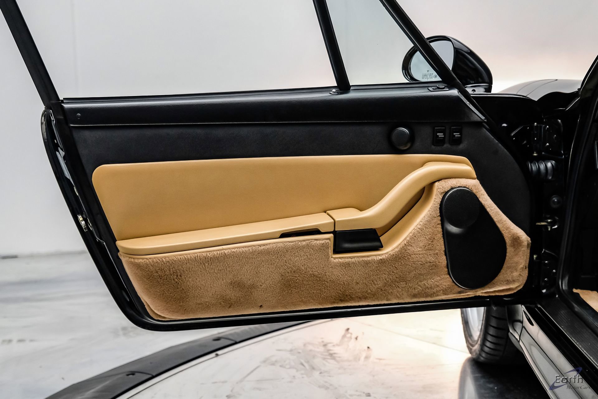 Used 1997 Porsche 911 Carrera S RWD image 92