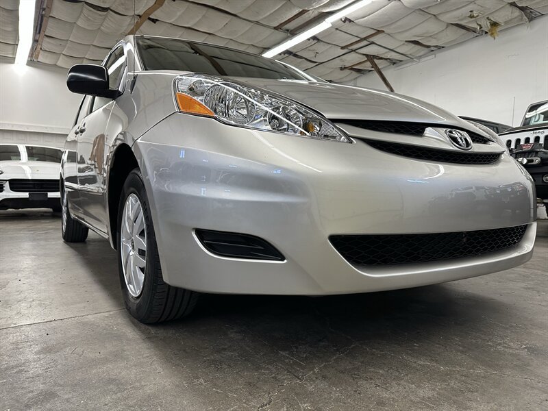 Used 2007 Toyota Sienna LE FWD image 31