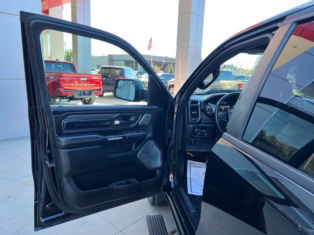 Used 2020 RAM 1500 Limited w/ Black Appearance Package AWD/4WD image 26