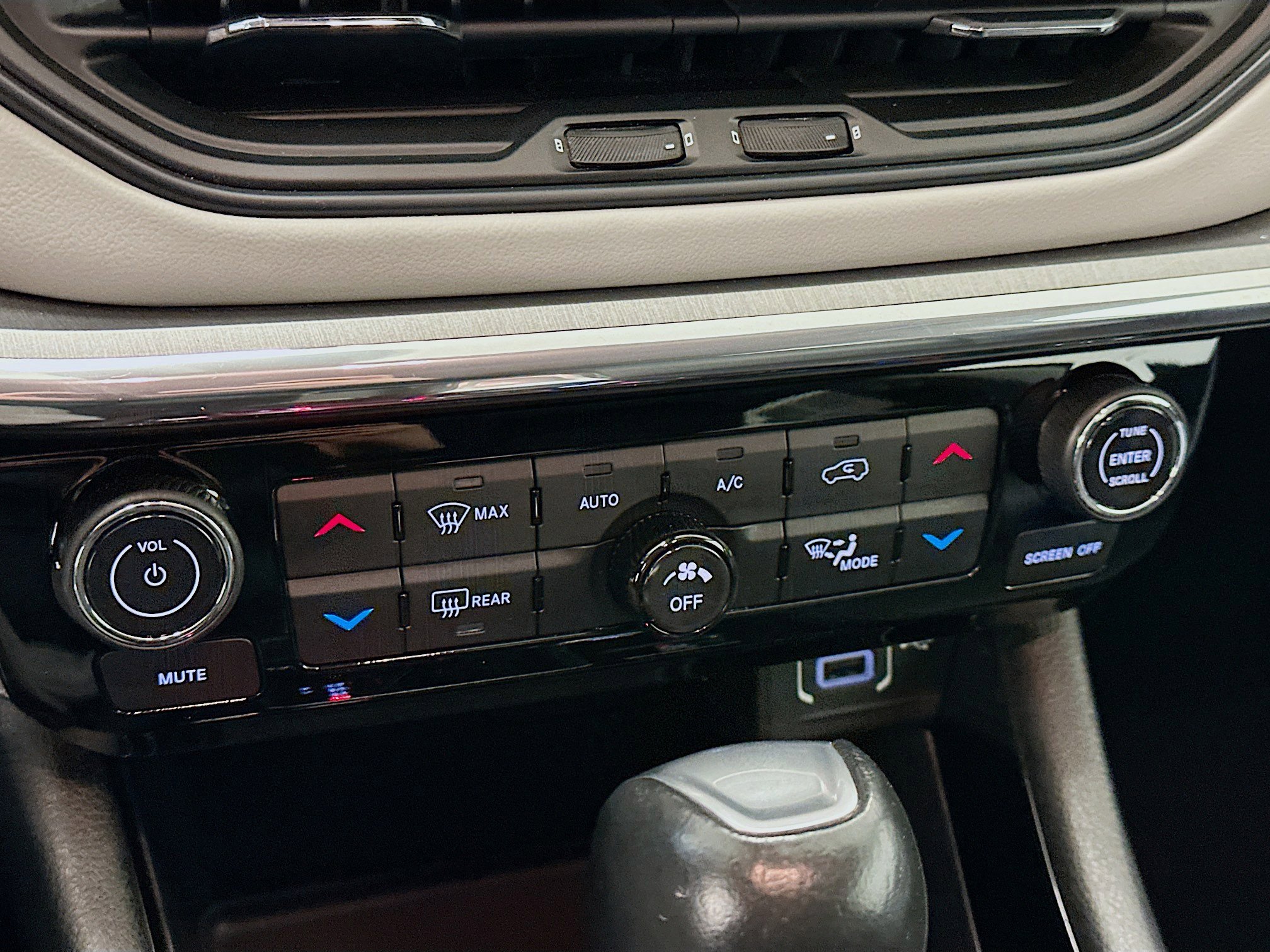 Used 2022 Jeep Compass Limited image 23